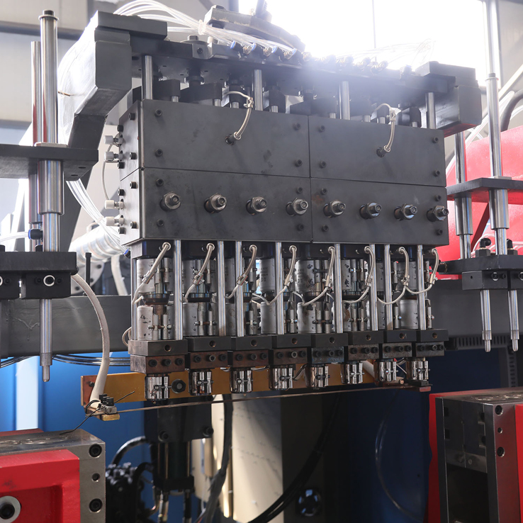 العوامل التي تؤثر على جودة آلات نفخ المنتجات المقولبة بالنفخ.