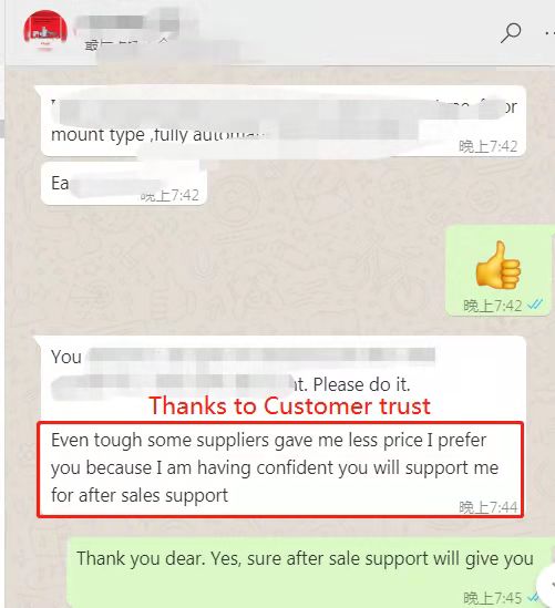 منذ عدة أشهر، قام أحد العملاء بشراء آلة نفخ دوارة منا لإنتاج زجاجات القطارة.